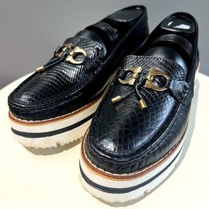 Versilia Black Moccasins upper leather memory foam insole true to size 7.5